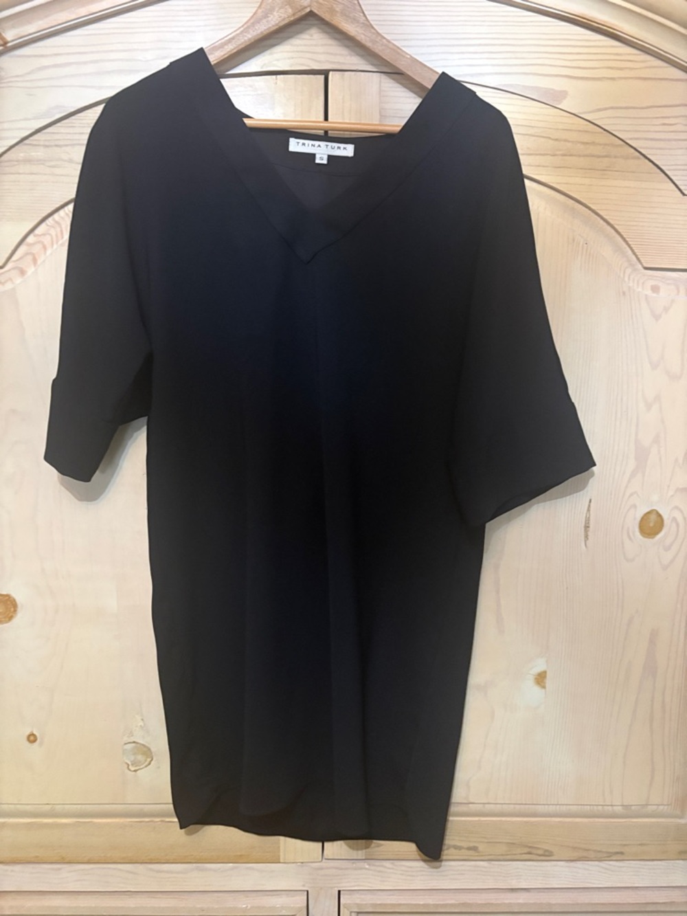 Trina Turk Black V-Neck Shift Dress